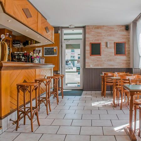 Cafe Hotel De La Gare Шампаньоль Екстер'єр фото