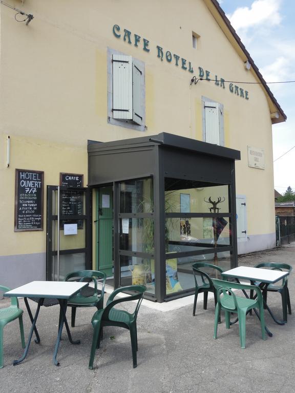 Cafe Hotel De La Gare Шампаньоль Екстер'єр фото