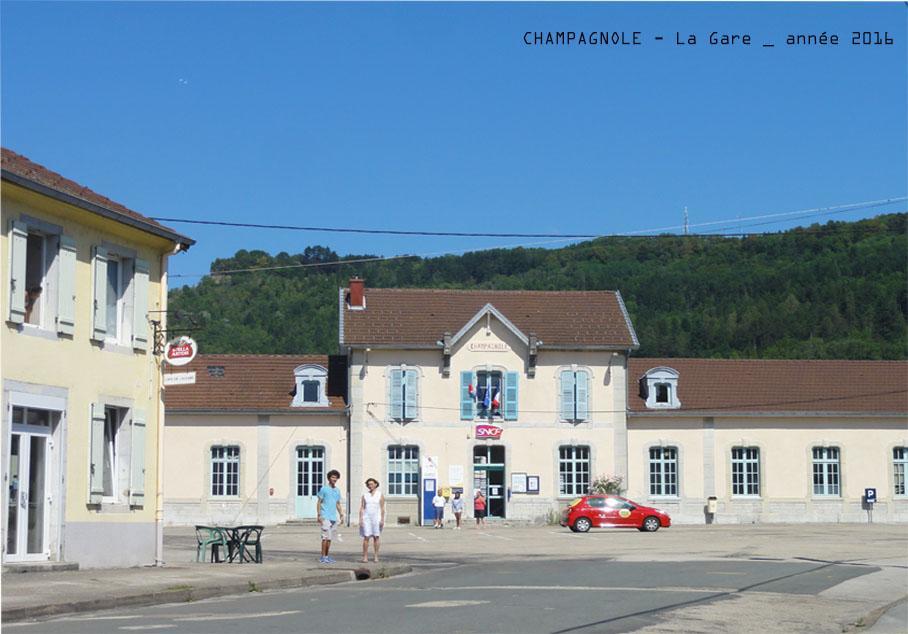 Cafe Hotel De La Gare Шампаньоль Екстер'єр фото